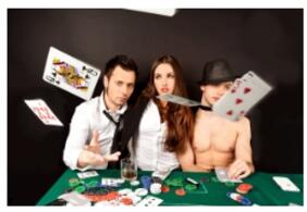Покер - это карточная азартная игра, которая обладает красивым дизайном